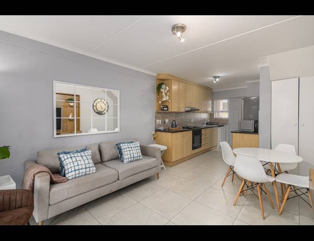 3 BEDROOM FREEHOLD TO LET IN TABLE VIEW